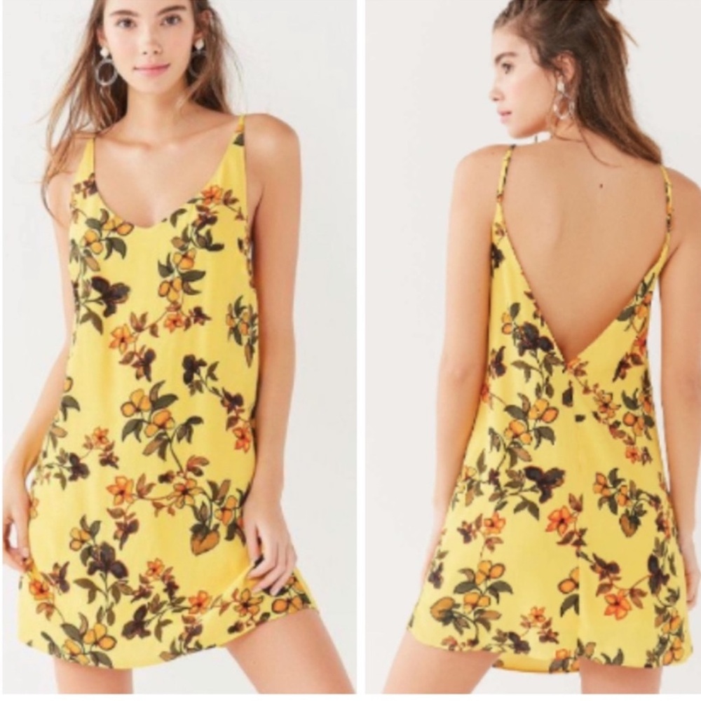 URBAN OUTFITTERS Zoe yellow floral mini dress - Picture 1 of 5